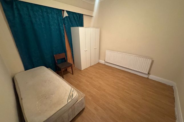 11C, King Street, SOUTHALL photo 4