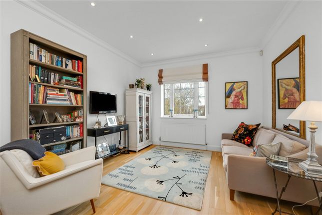 Flat 3, The Mill,, Whittets Ait, Weybridge photo 4