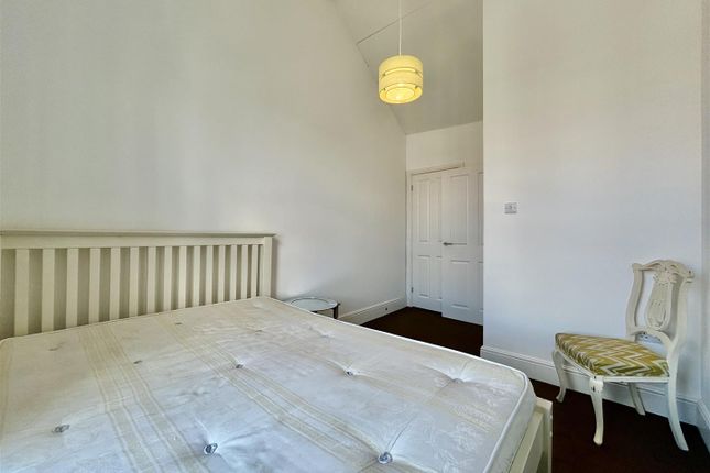 Flat 7, 3-4, Westbrook Gardens, Margate photo 2