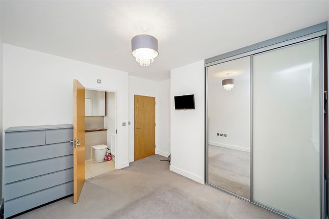 Flat to rent in Ivydene Court, Queens Road, Buckhurst Hill