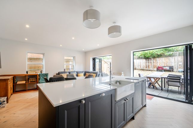 6, Brunswick Close, Epsom photo 3