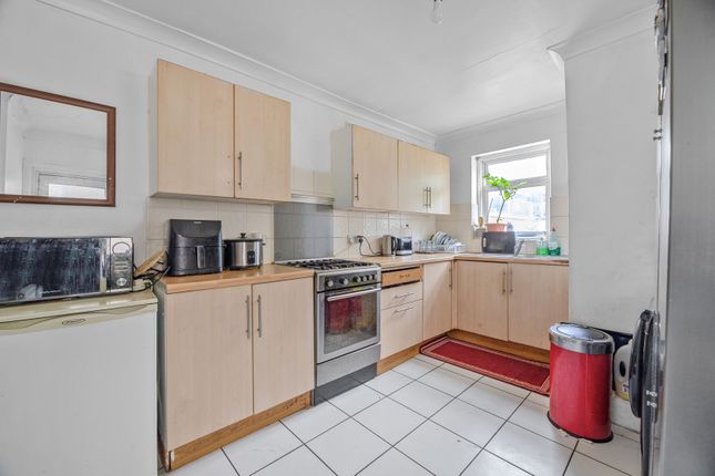 18, Mortlake Road, Ilford photo 2