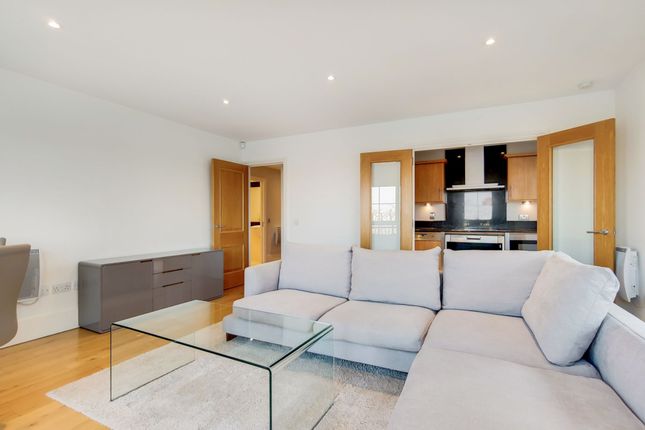 Flat 75, Putney Wharf, London photo 4