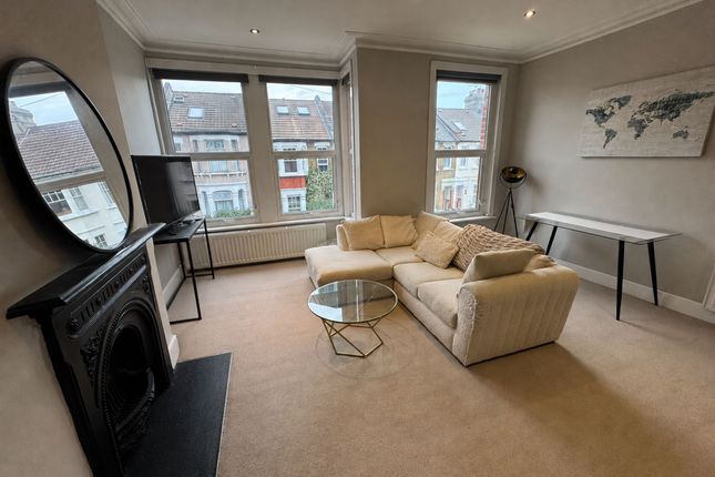 3 Connaught Road, London photo 2