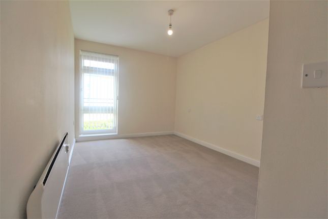 Flat 10, 7, Little Hackets, Havant photo 4
