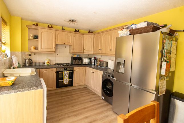 81, Harding Close, Llantwit Major photo 3