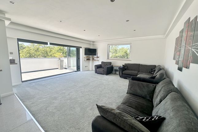 Flat 16, Knoll Manor, 26, St Valerie Road, Meyrick Park, Bournemouth photo 2
