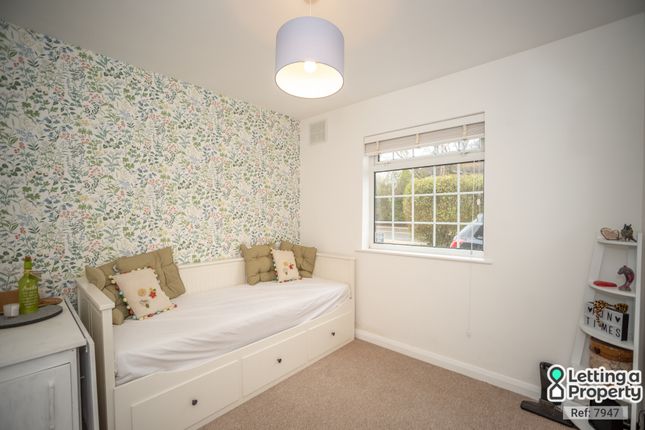 Maisonette to rent in Maylands Drive, Sidcup, Kent