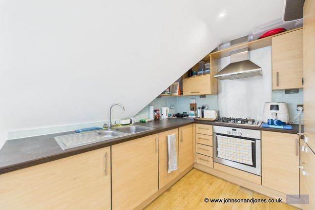 10 Saville Place, 65, Victoria Street, Englefield Green photo 3