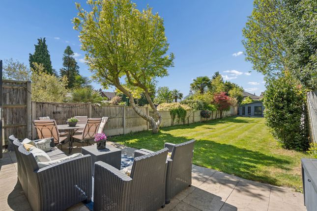 7 Villiers Road, Watford photo 4