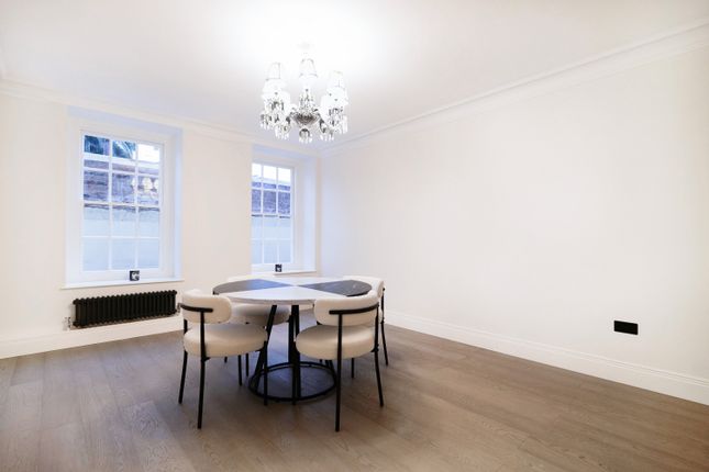 4 Bedrooms Apartment For Rent