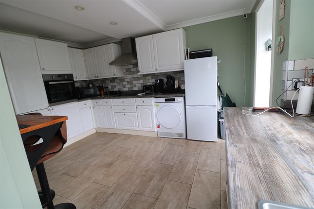 3, Walnut Grove, Trowbridge photo 4