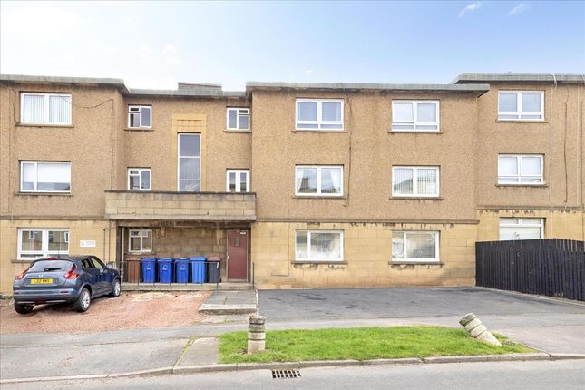3-bed flat on 80 Waverley Crescent, Bonnyrigg, £170,000