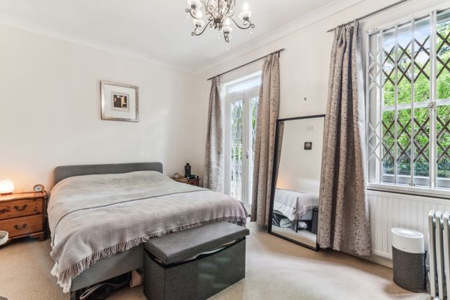 Flat to rent in Highbury New Park, Islington