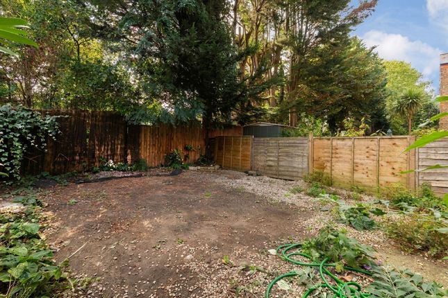 29b Rutland Park, London photo 2