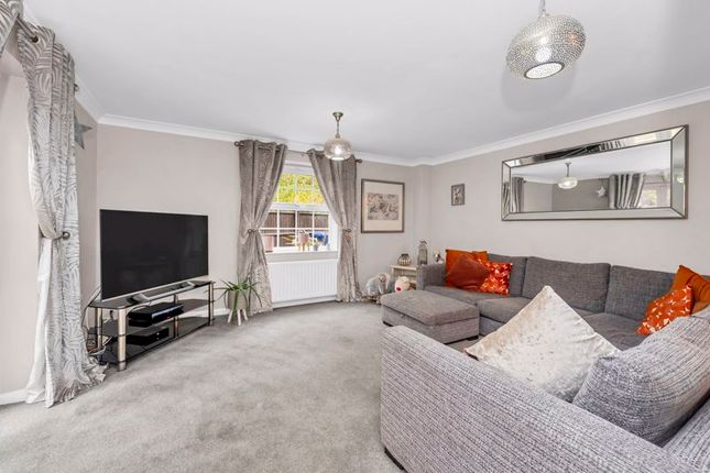 8, Kingfisher Road, Bury St. Edmunds photo 3