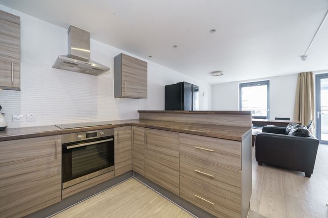Flat B, 4, Lakeside Way, Wembley photo 2