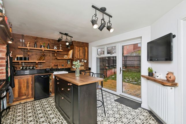29, Glamorgan Way, Swadlincote photo 3
