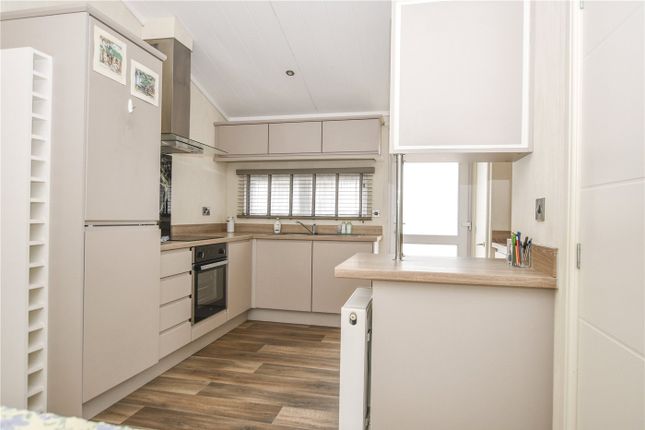 Pinewood Caravan Park, Berkshire photo 3
