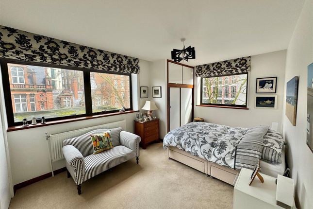 Flat for sale in Caxton Street, Westminster, London