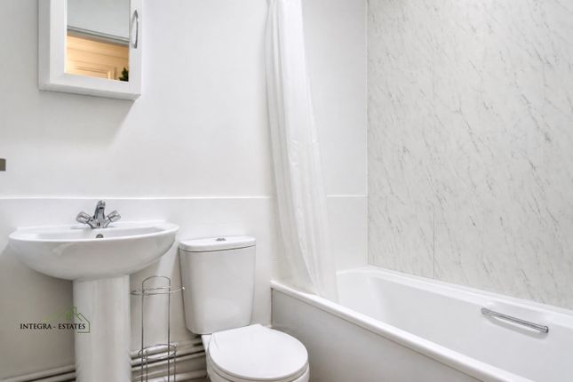 27 The Oaks, Swanley photo 4