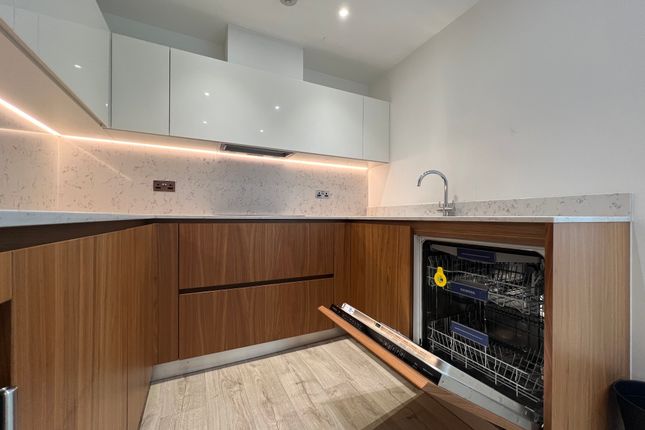 LD-Goodman's Fields, 37, Leman Street, London photo 4