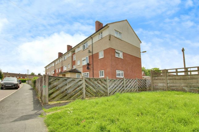 Thumbnail Flat for sale in Burbage Road, Swindon