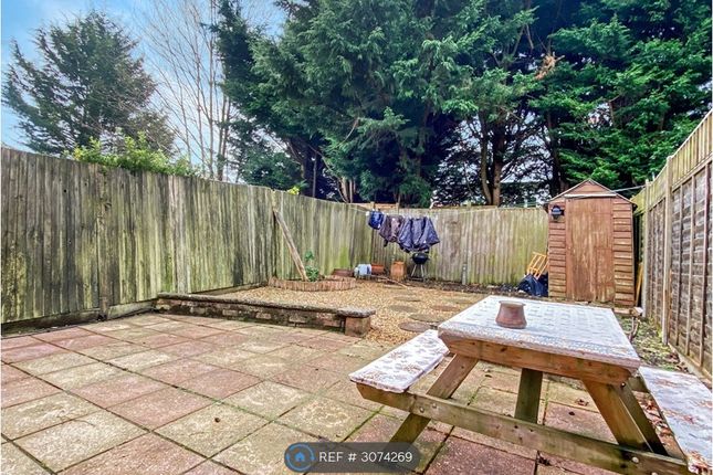 Bennett Close, Northwood photo 3