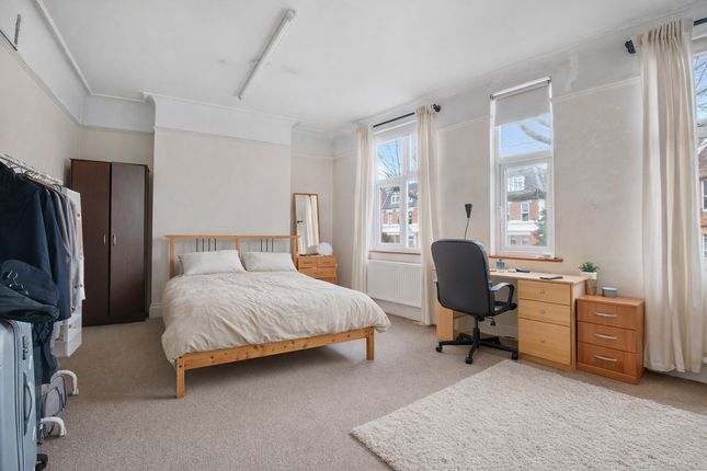 529B, Finchley Road, London photo 3