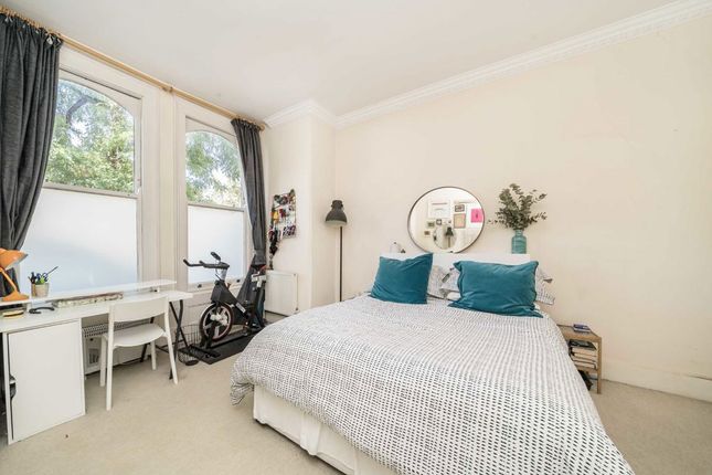 Flat 1, 14, Freeland Road, London photo 3