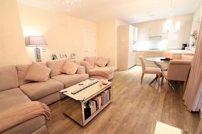 Flat for sale in Blackthorn House, Blackthorn Avenue, Chigwell