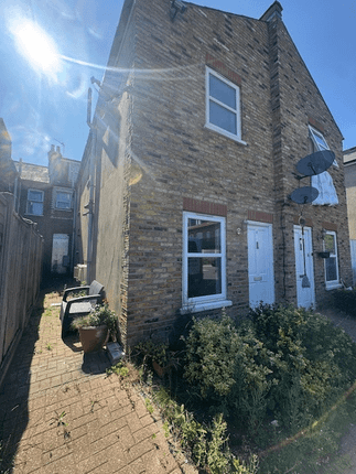 6 Yeast Close, Hanwell photo 4
