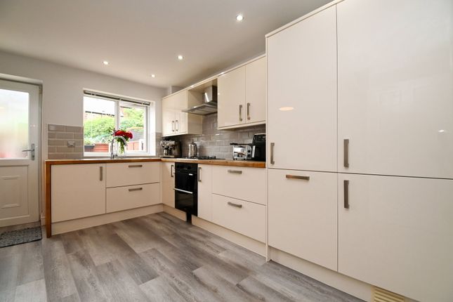 4, Regent Mews, Regent Street, Barnsley photo 4