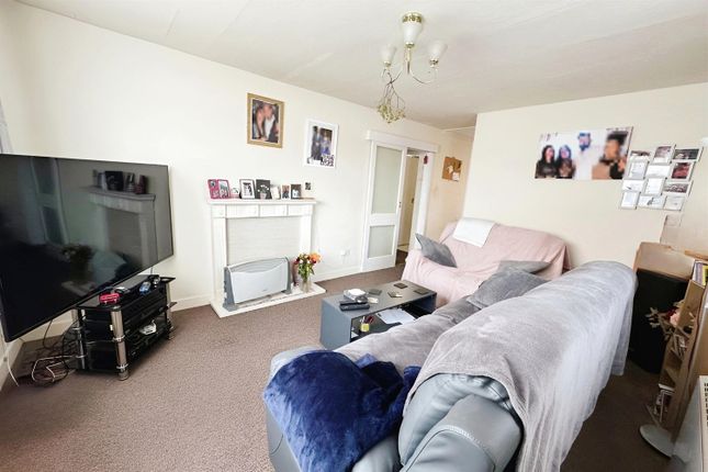 Flat for sale in Shirley Court, Norfolk Avenue, Toton