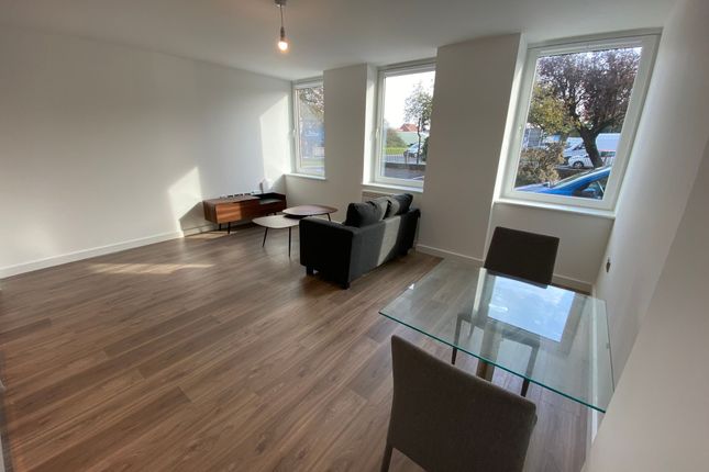 Flat 2, The Post House Eastern Avenue, Gloucester photo 3