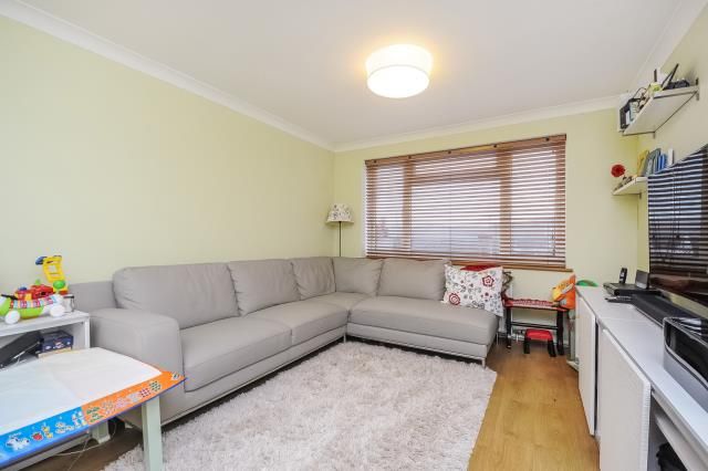85b, Totteridge Road, High Wycombe photo 5