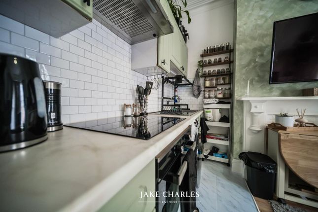 74, Lyndhurst Road, London photo 4