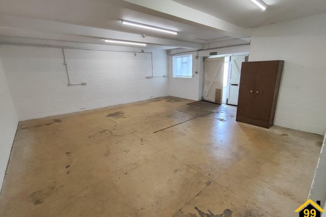Warehouse to let in 15 Southcourt Road, Worthing, West Sussex
