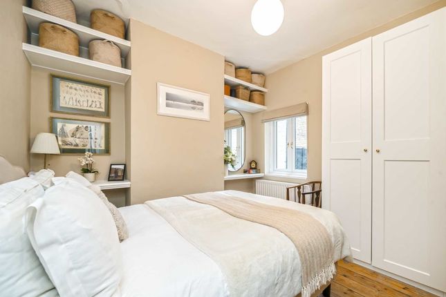 Flat for sale in Cornwall Grove, London