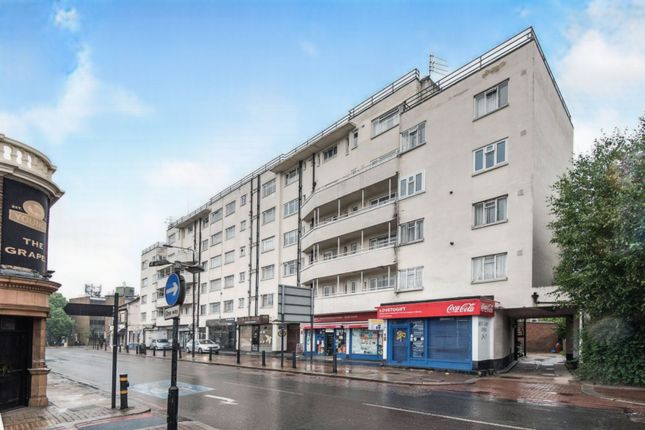Flat for sale in Fairfield Street, Wandsworth Town