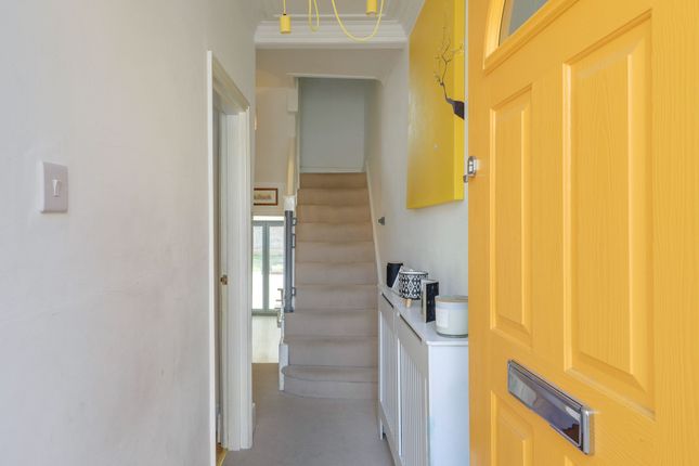 40 Knowles Hill Crescent, Hither Green photo 3