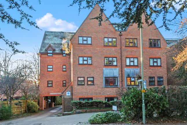 1-bed flat on 12, Copthorne Court, Leatherhead, £214,995