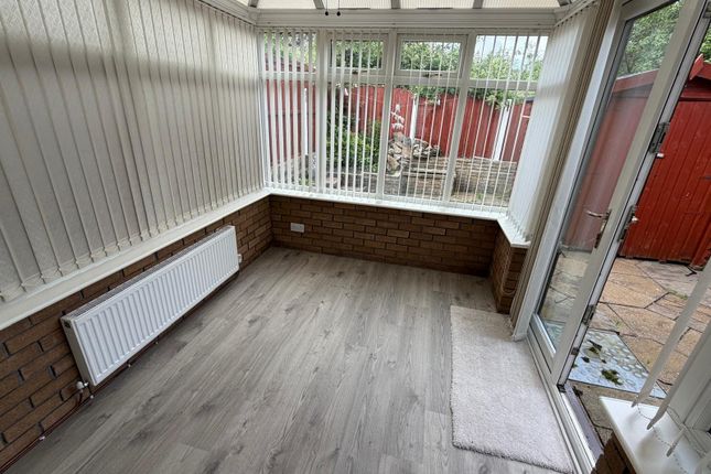 11, Underwood Close, Manchester photo 5