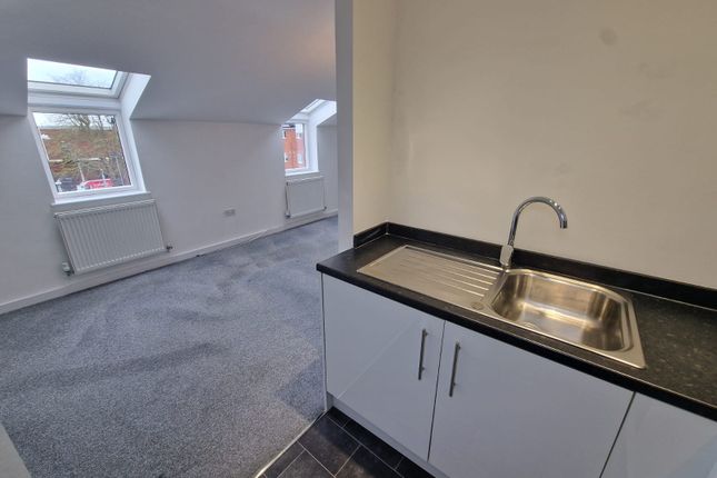 Apartment 10, Luton photo 2