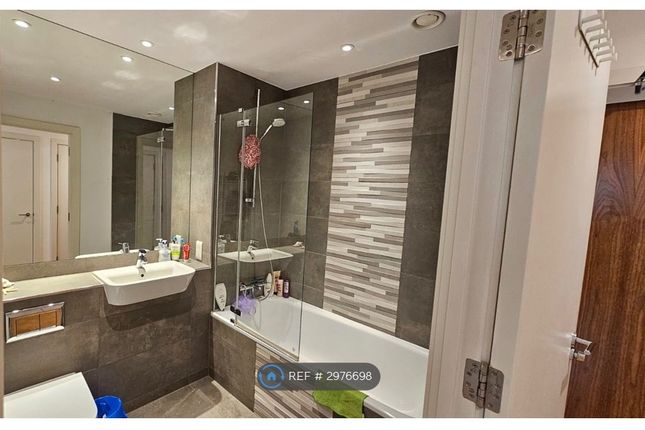Genteel House, Samara Drive, Southall photo 5