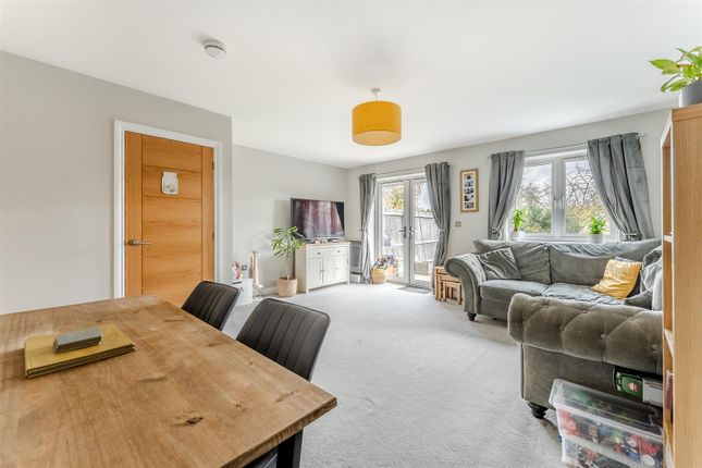 8, Ambler Close, Burton Latimer photo 3