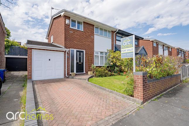 3-bed semi-detached on 17 Hillside Avenue, Manchester, £230,000