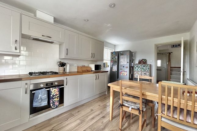 22, Forts Orchard, Yeovil photo 3