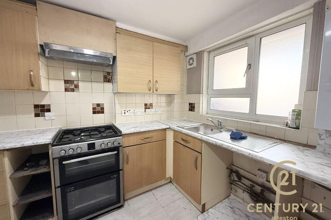 Parkfield Drive, NORTHOLT photo 5