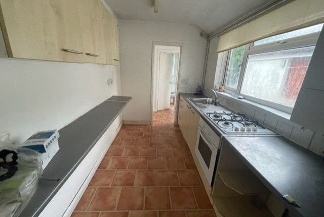 32 Whitby Road, Luton photo 4